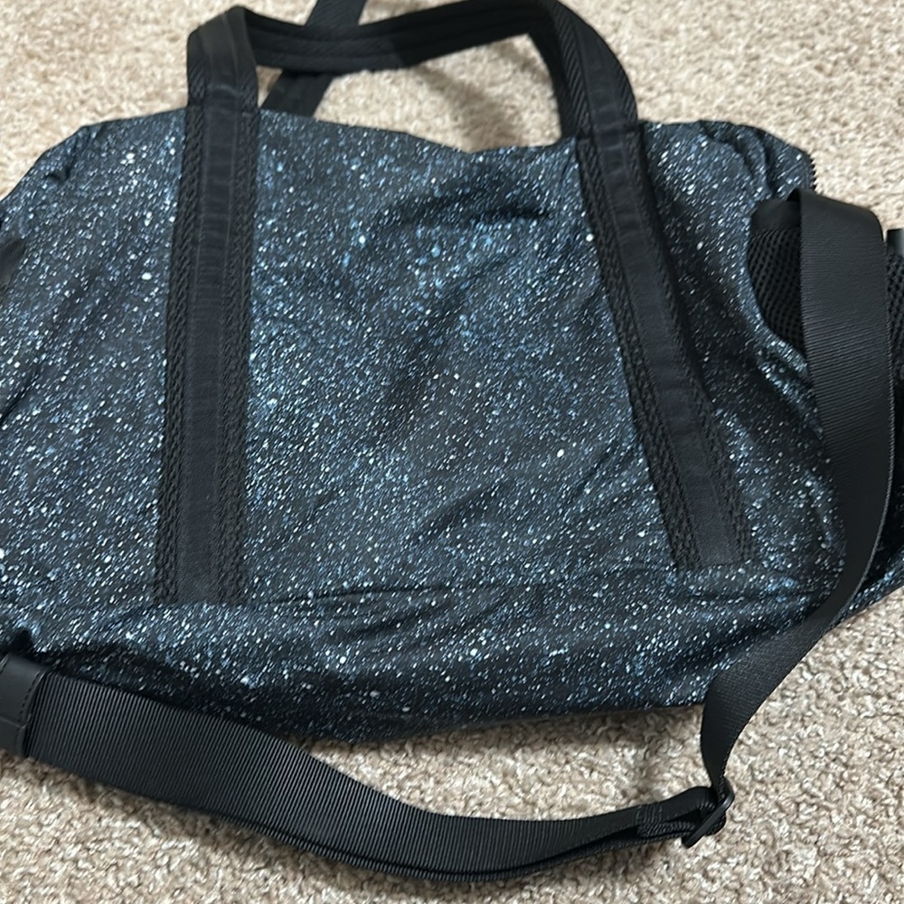 Lululemon - Picture 2 of 11